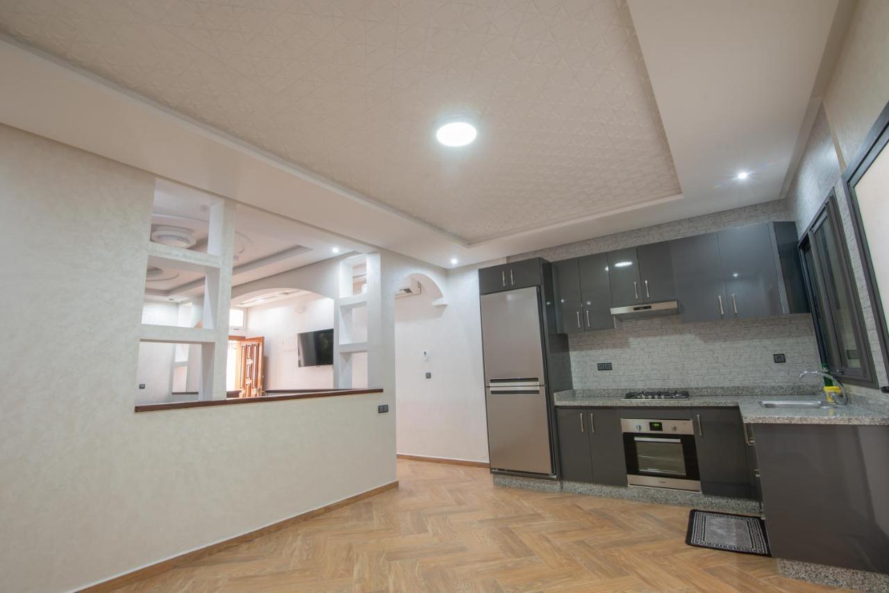Adam's Apartments: Beach-Near Downtown Stay with Fiber Optic Wi-Fi Agadir Exterior photo